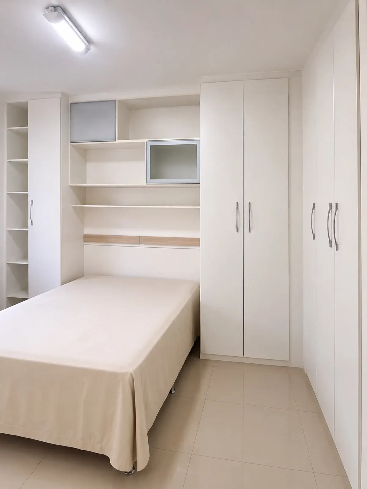 Quarto com armários